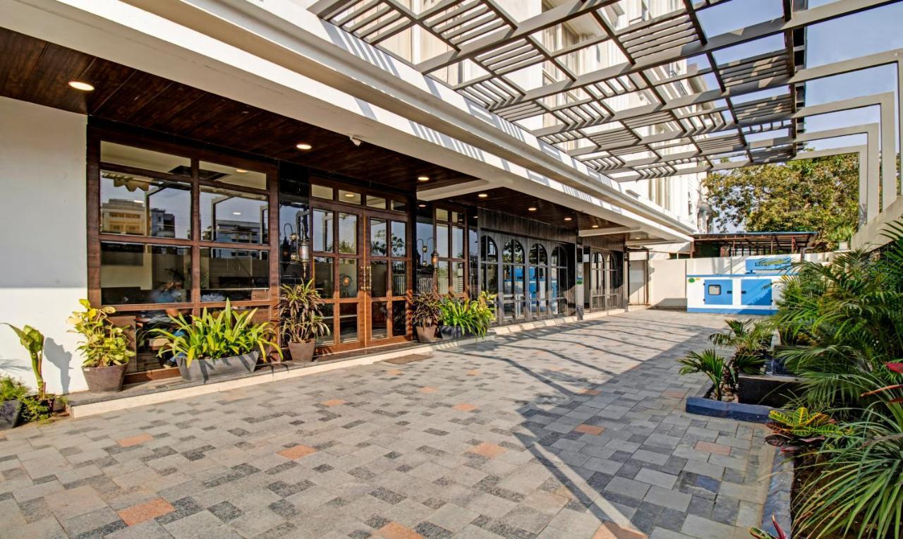 Treebo Premium Median Inn Nagpur Exterior photo