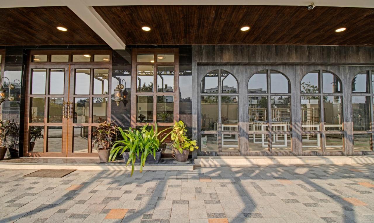 Treebo Premium Median Inn Nagpur Exterior photo