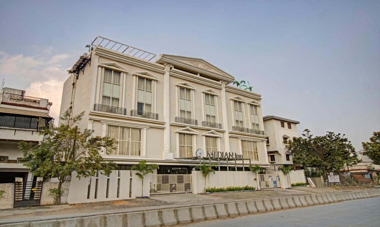 Treebo Premium Median Inn Nagpur Exterior photo